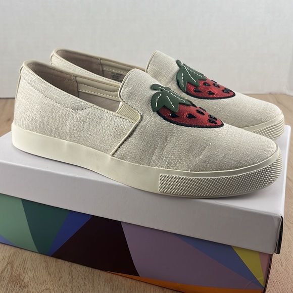 Katy Perry THE KERRY CANVAS Strawberry Slip On Shoe Women’s Size 6.5 Light Tan - Picture 4 of 9